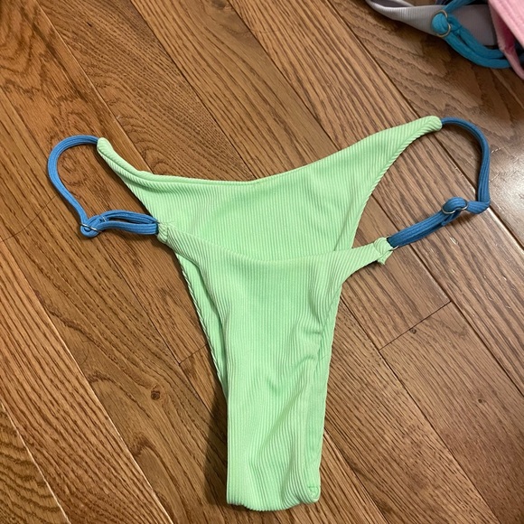 Bulk XS/S thong / cheeky bikini separates bundle 14 in total - Picture 9 of 15